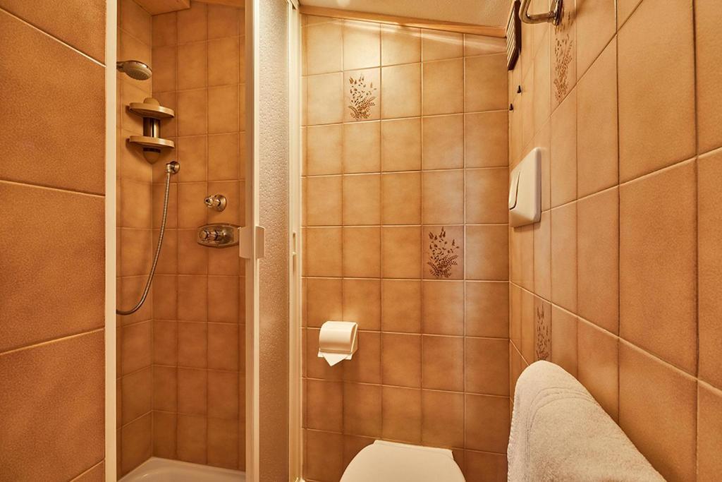 Garni Reutlingen Hotel โคลฟอสโก ภายนอก รูปภาพ